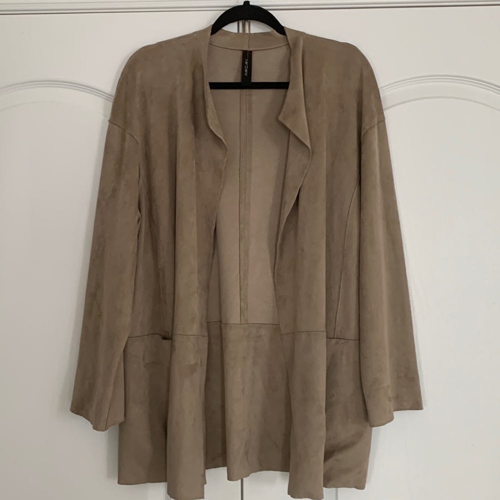 Beautiful weight in this swingy spring /fall jacket by Marc Cain